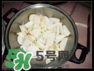 臘豬腳燉什么好吃？臘豬蹄燉什么好吃？