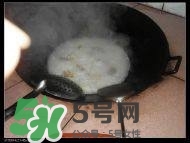 臘豬腳燉什么好吃？臘豬蹄燉什么好吃？