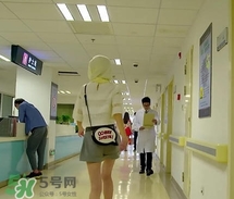 李溪芮包包什么牌子？李溪芮同款包包