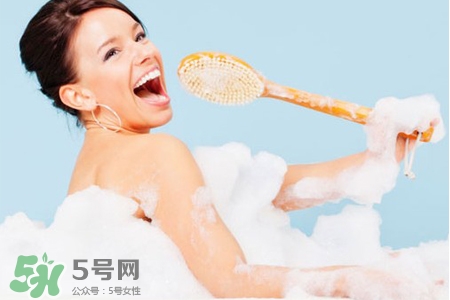 冬天洗澡水溫50度行嗎？50度的水可以洗澡嗎？