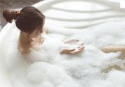 冬天洗澡次數(shù)多少合適？冬天洗澡最佳時間