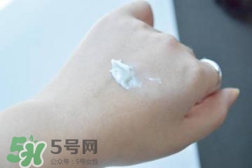 素顏霜對(duì)皮膚有傷害嗎？素顏霜對(duì)皮膚的傷害大嗎？