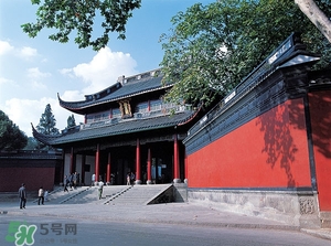 杭州春節(jié)穿什么衣服？過年春節(jié)去杭州穿什么？