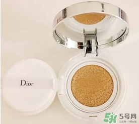 dior迪奧氣墊好用嗎？dior迪奧氣墊和蘭蔻氣墊哪個(gè)好用？