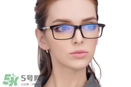 洗手液可以洗眼鏡嗎？眼鏡可以用洗手液洗嗎？