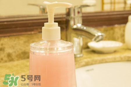 洗手液可以洗澡嗎？洗手液可以當(dāng)沐浴露嗎？