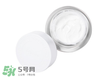 用素顏霜之前要用什么？素顏霜前還有涂抹什么