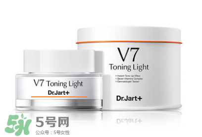 用素顏霜之前要用什么？素顏霜前還有涂抹什么