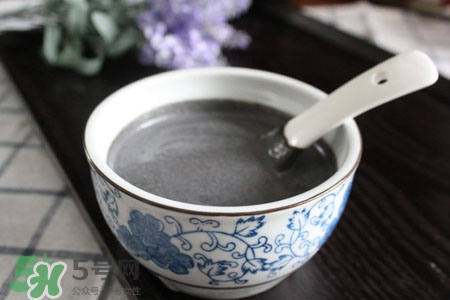 芝麻糊不能和什么一起吃？芝麻糊與哪些食物相克？