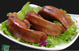 豬舌頭上的白苔怎么撕下來？豬舌頭上的白苔能吃嗎？