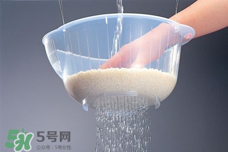 淘米水要放多久才能用？淘米水放幾天才可以用？