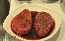 自己在家怎么腌牛排？自己在家腌制牛排需要什么材料？