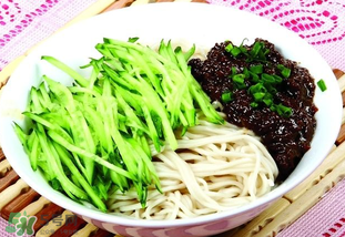 減肥可以吃炸醬面嗎？減肥期間吃炸醬面會(huì)胖嗎？