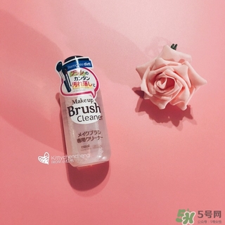 大創(chuàng)化妝刷清洗劑怎么用？大創(chuàng)化妝刷清洗劑使用方法