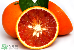 血橙和普通橙子有什么區(qū)別？血橙比普通的橙子好吃嗎？
