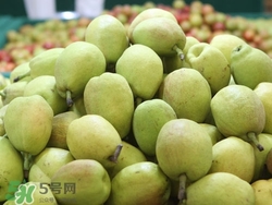 香梨表面一層滑滑的是什么？香梨表面為什么油油的？