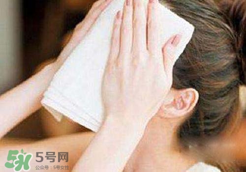 熱毛巾敷臉能祛痘嗎？長痘怎么用熱毛巾敷臉？