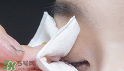 眼唇卸妝液怎么用？眼唇卸妝液使用方法