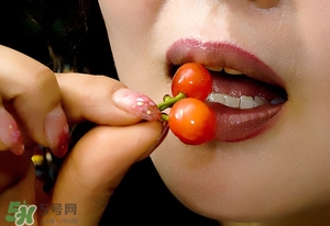 嘴唇起泡腫了怎么辦？嘴唇起泡腫了怎么消腫