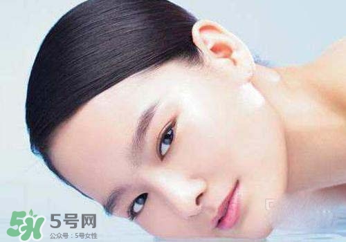 補(bǔ)水面膜一般敷多長時(shí)間？補(bǔ)水面膜敷多久？