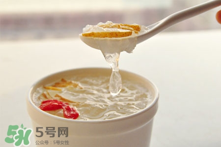 吃燕窩可以吃蘿卜嗎？燕窩能和白蘿卜同吃嗎？