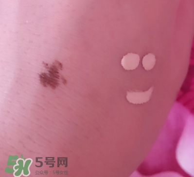 遮瑕液和遮瑕膏的區(qū)別？遮瑕液好還是遮瑕膏好？