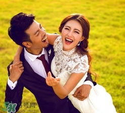 拍婚紗照可以戴眼鏡嗎？拍婚紗照戴眼鏡好不好？