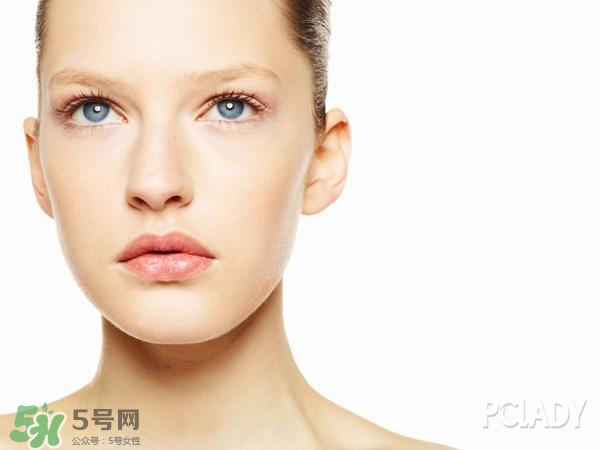 遮瑕液和遮瑕膏的區(qū)別？遮瑕液好還是遮瑕膏好？