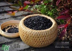 頭發(fā)細軟怎么變粗？頭發(fā)細軟怎么辦？