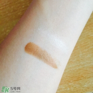 tf修容膏怎么用？tom ford修容膏使用方法