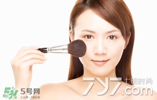 修容膏和修容粉哪個(gè)好用？新手用修容粉好還是膏好？