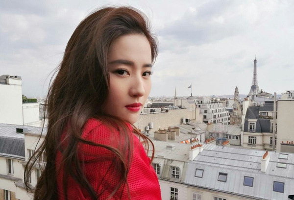 極光紅是什么顏色？極光紅口紅試色