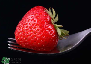 寶寶吃草莓會(huì)過(guò)敏嗎？寶寶吃草莓過(guò)敏怎么辦？