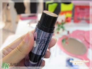 貝玲妃高光棒怎么用？貝玲妃高光棒使用方法