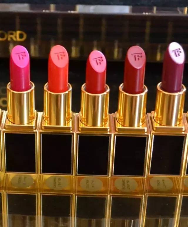 tom ford和迪奧哪個好？tom ford口紅和dior口紅哪個好？