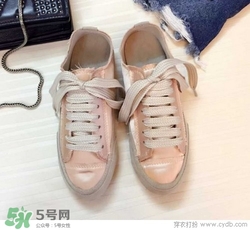 3月份穿什么鞋子？三月份穿什么鞋？