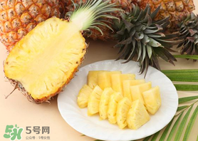 鳳梨吃之前用鹽水泡嗎？鳳梨為什么要用鹽水泡？
