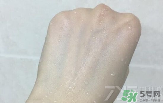 安耐曬金瓶怎么樣？安耐曬金瓶好用嗎？