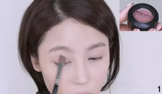干玫瑰色妝容怎么化？干玫瑰色妝容畫法步驟