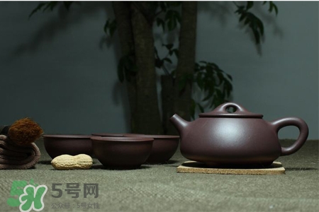 如何清洗紫砂壺茶垢？紫砂壺的茶垢怎么清洗？