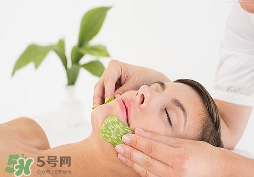 蘆薈涂在臉上發(fā)癢是怎么回事？蘆薈涂在臉上發(fā)癢怎么辦？