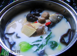 鯽魚湯怎么做才白？鯽魚湯怎么熬成奶白色？