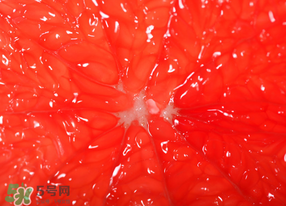 橙子里有紅絲能吃嗎？橙子里有紅絲的是什么？