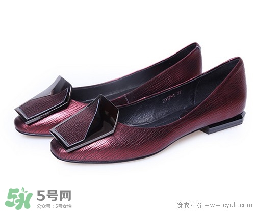 4月份穿什么鞋子？四月份鞋子搭配