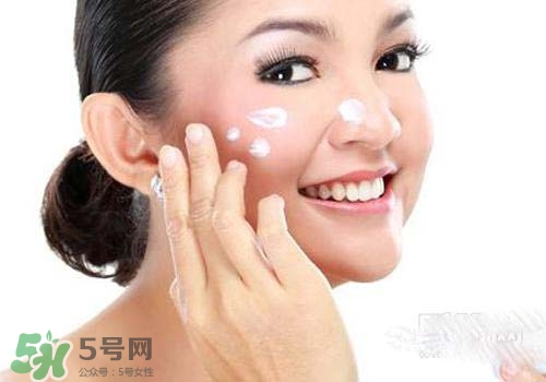 補(bǔ)水霜可以晚上用嗎？補(bǔ)水霜晚上怎么用？