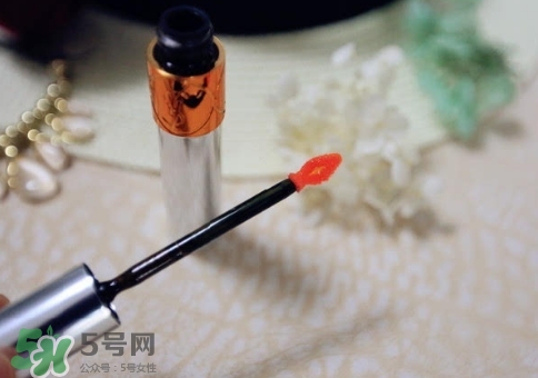 ysl唇油怎么用？ysl唇油使用方法