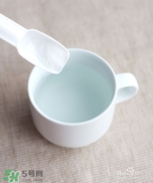 嘴唇干燥是什么原因？嘴唇干裂脫皮怎么辦？
