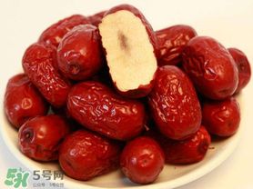 紅棗發(fā)白可以吃嗎？紅棗表面發(fā)白是發(fā)霉嗎？