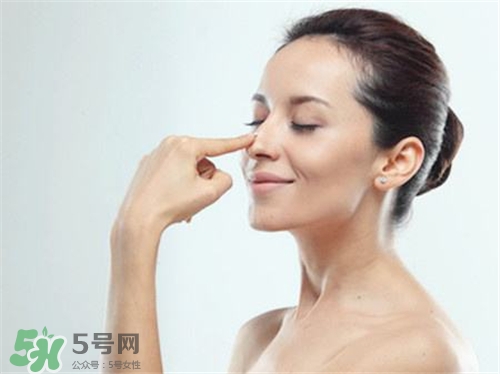 假體隆鼻多久可以化妝？假體隆鼻多久可以敷面膜？