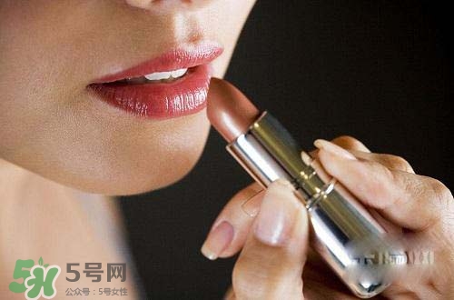 口紅過敏是怎樣的？口紅過敏怎么辦？